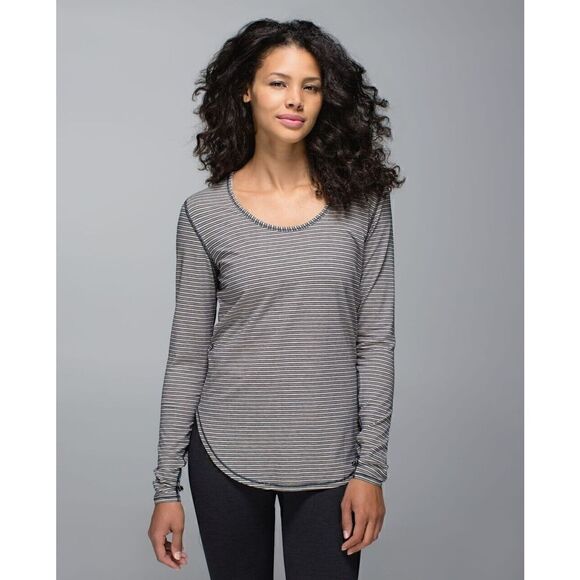 Lululemon Yogini 5 Year Long Sleeve Tee Women's 6 Blue Tan Striped Thumbholes - Picture 1 of 15